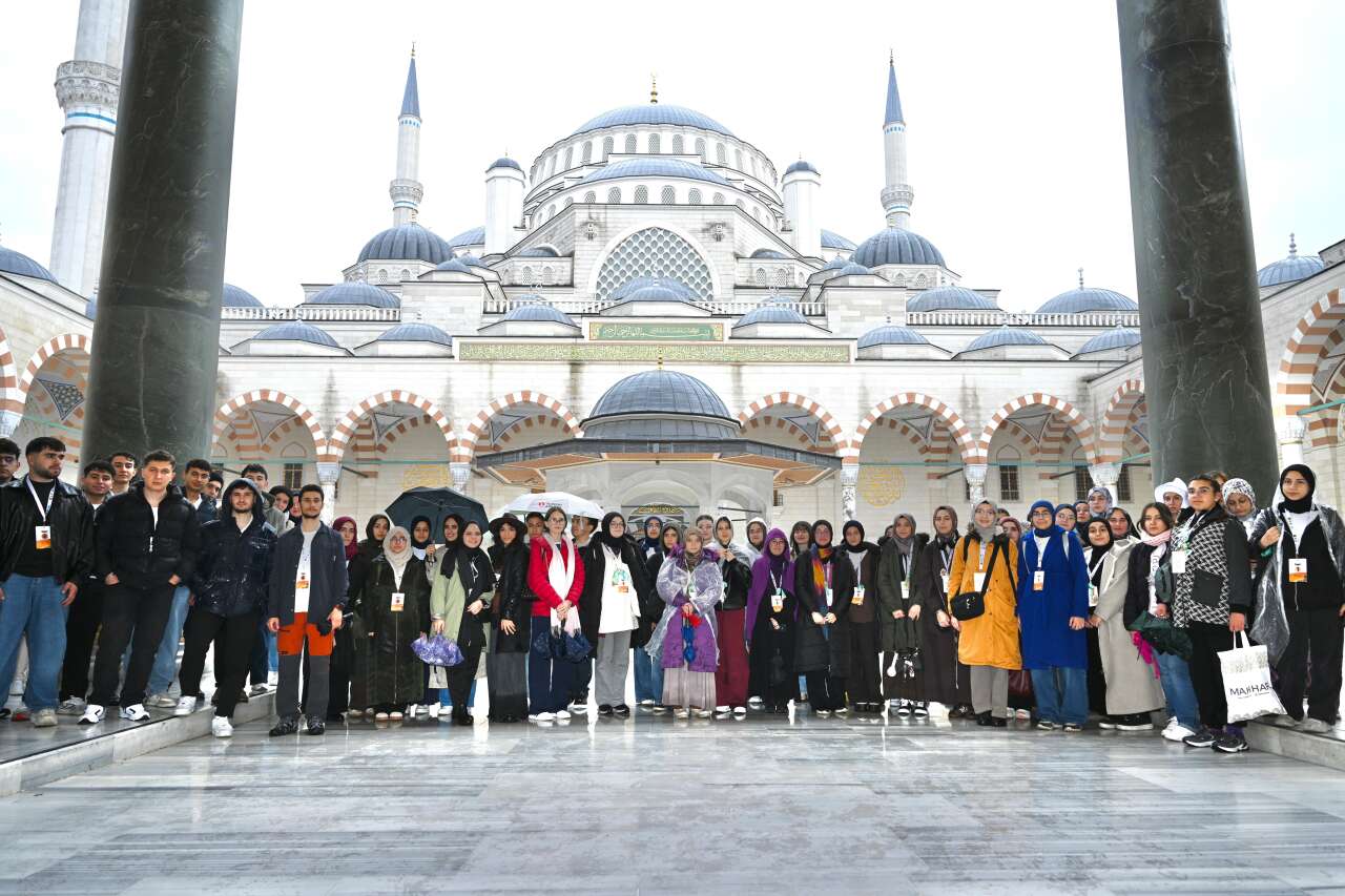 Konya Büyükşehir, öğrencileri İstanbul’a götürüyor 1